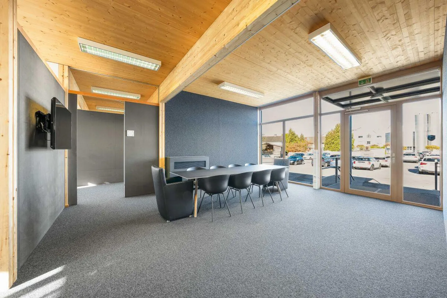 Office Space - Photo 6 of 8