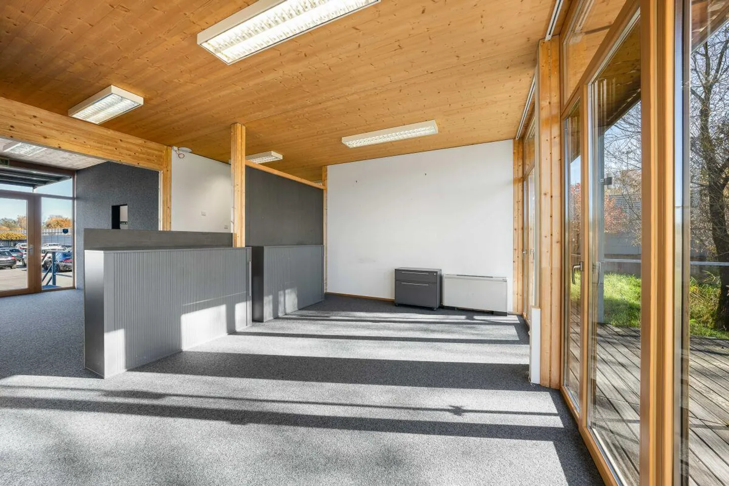 Office Space - Photo 3 of 8