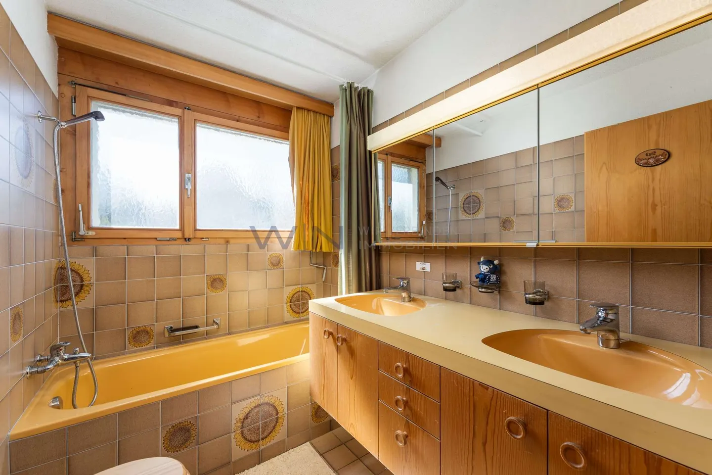 Charming Swiss Chalet Retreat - Photo 11 of 12