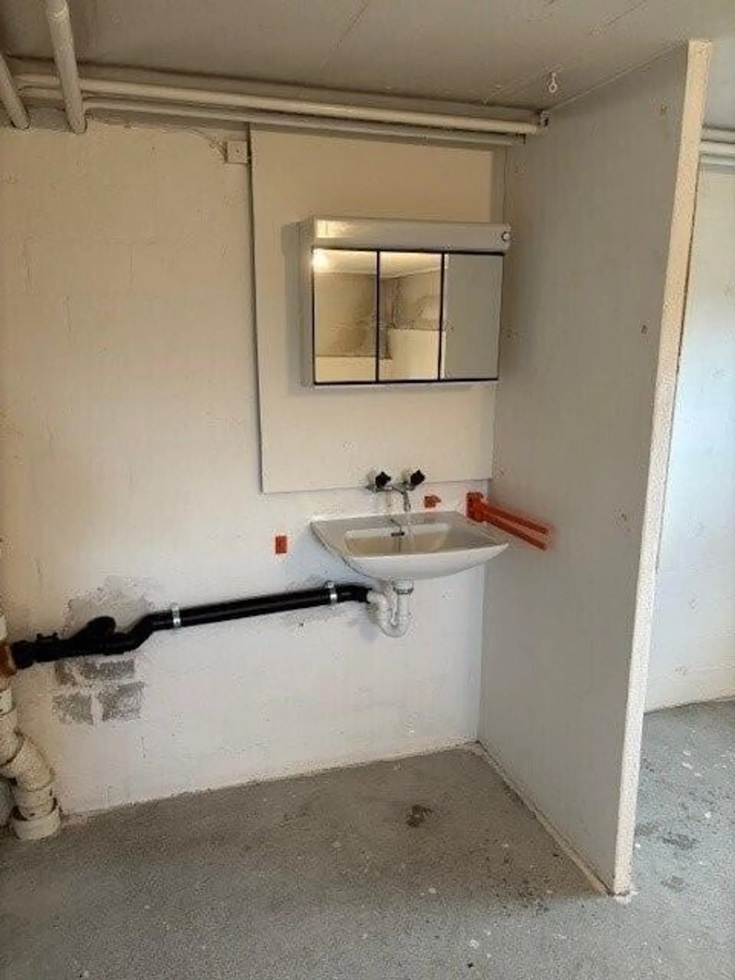 Craft/Hobby Room for Rent - Photo 1 of 3