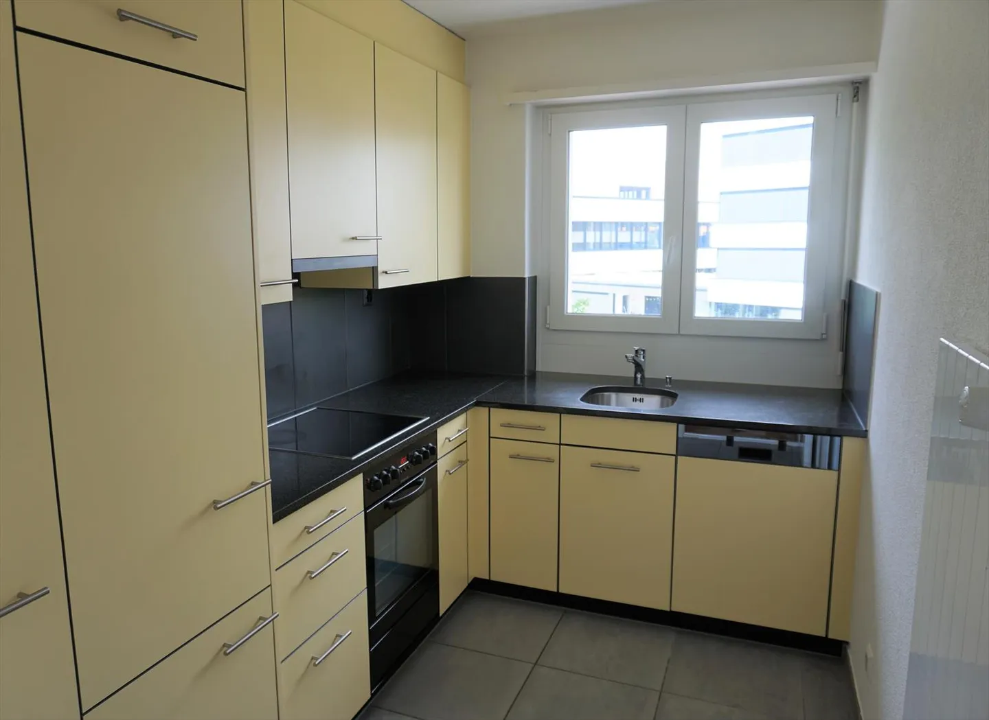 Charmante appartement de 3.0 pièces dans un endroit calme ! Louez sans dépôt ! - Photo 4 sur 5