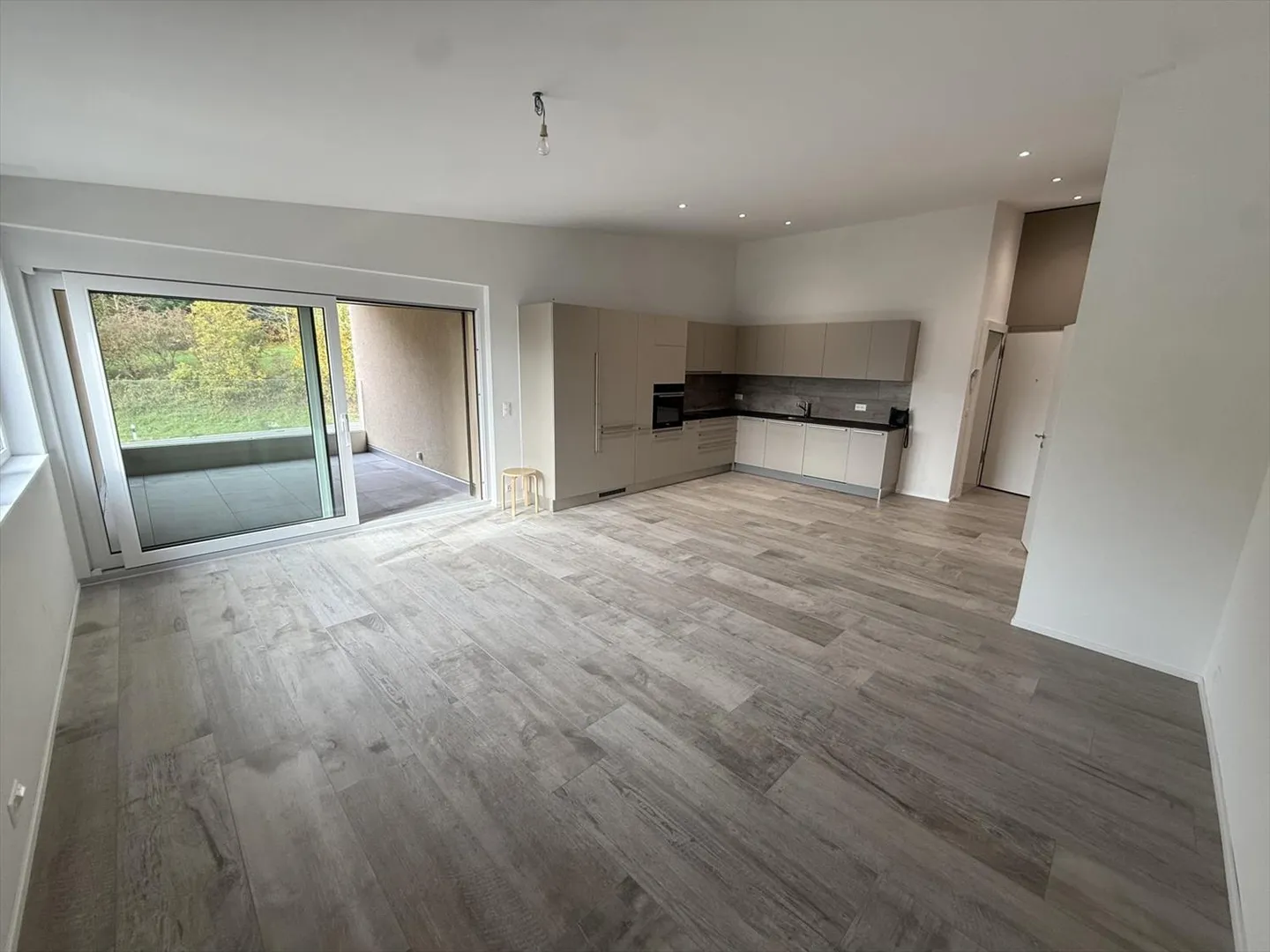 Spacious new 3.5-room apartment for rent in Vufflens-la-Ville - Photo 1 of 8