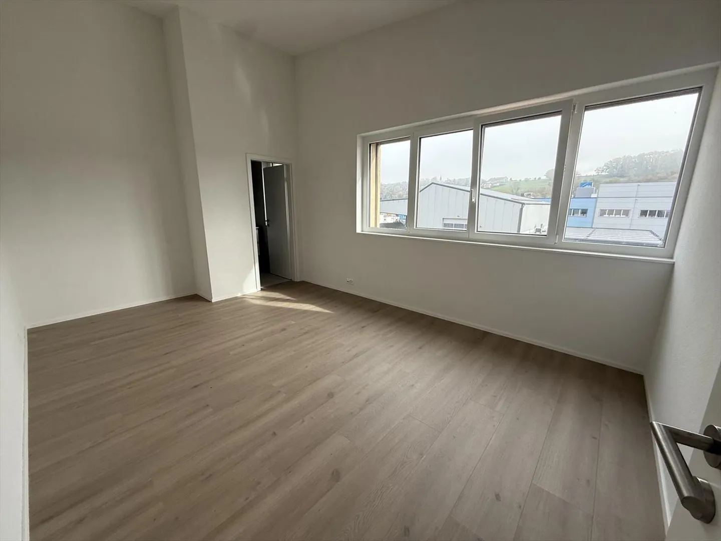 Spacious new 3.5-room apartment for rent in Vufflens-la-Ville - Photo 5 of 8