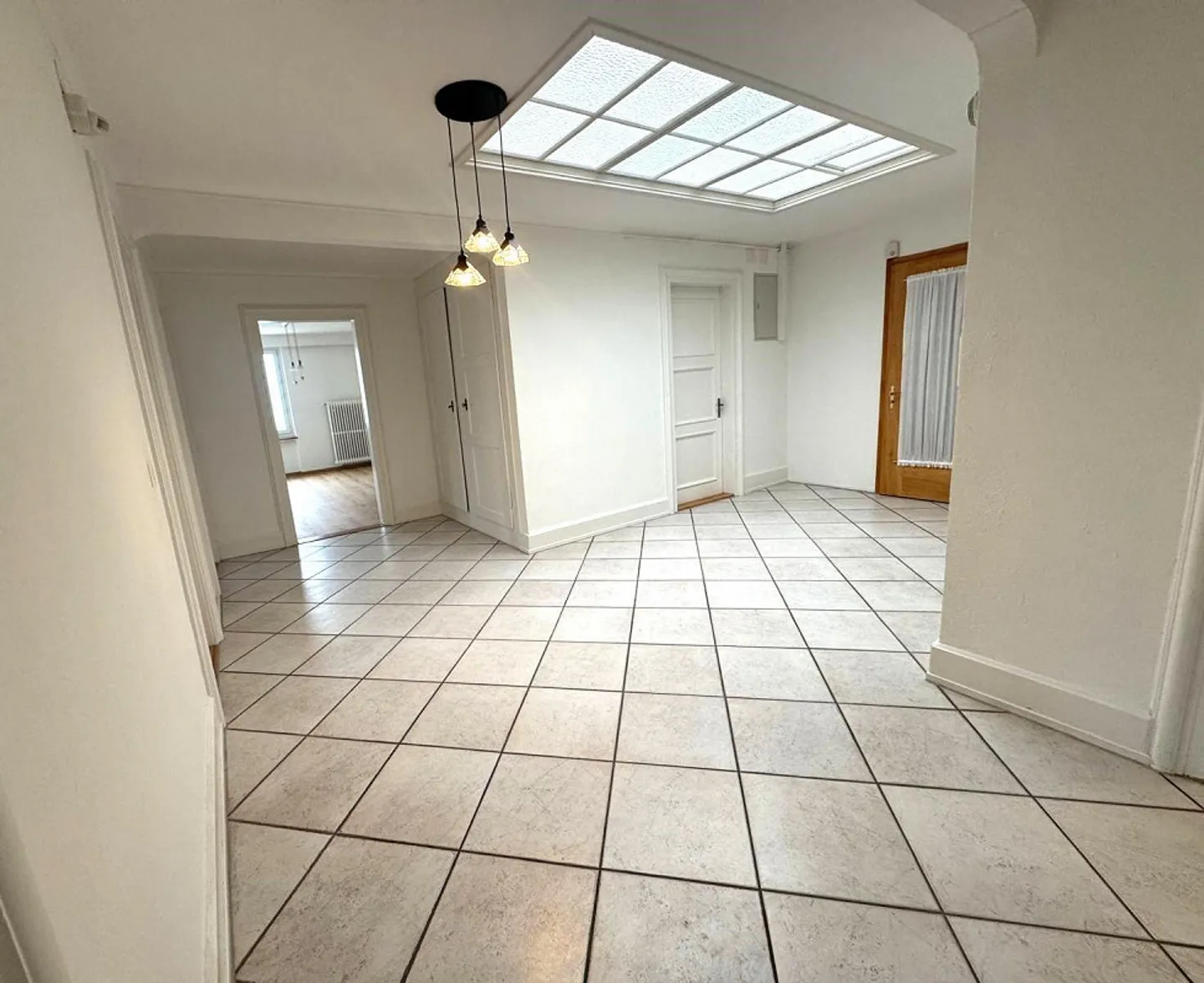 Spacious 5 1/2-room old apartment in the heart of Schwyz - Photo 1 of 9