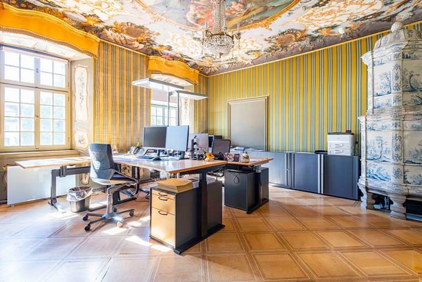 Votre siège social représentatif dans un bâtiment baroque élevé - Photo 8 sur 9