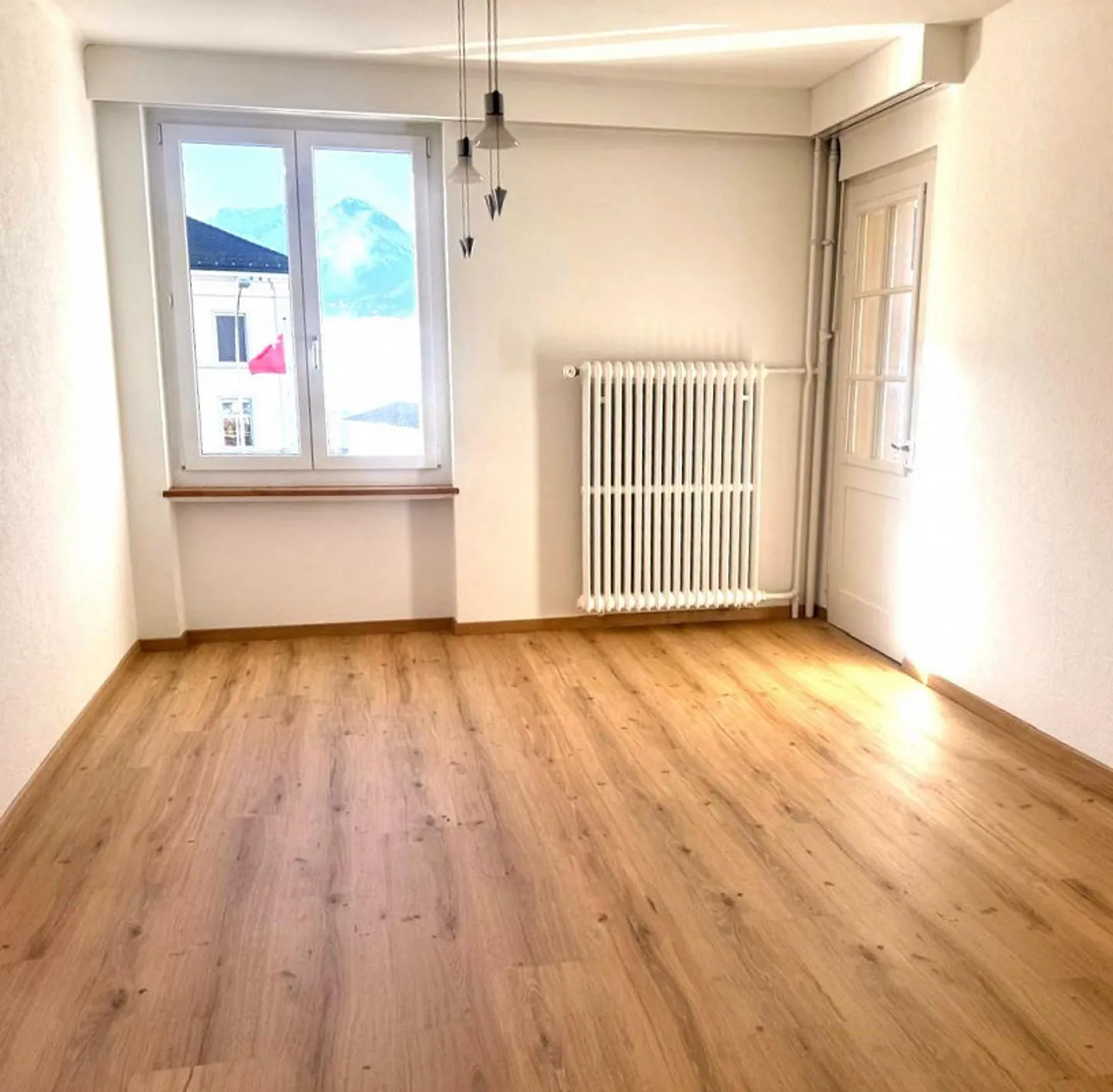 Spacious 5 1/2-room old apartment in the heart of Schwyz - Photo 4 of 9