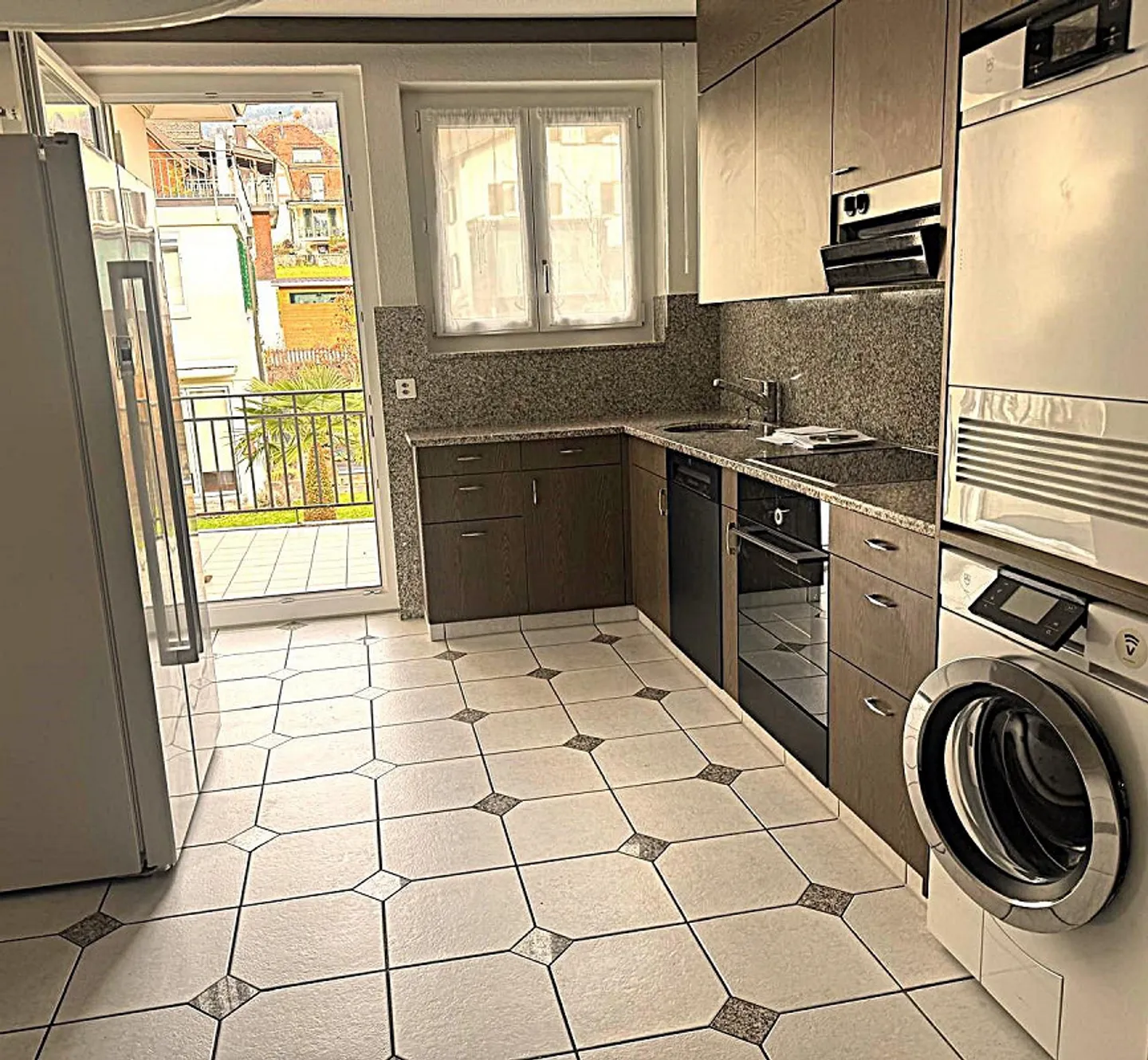 Spacious 5 1/2-room old apartment in the heart of Schwyz - Photo 7 of 9