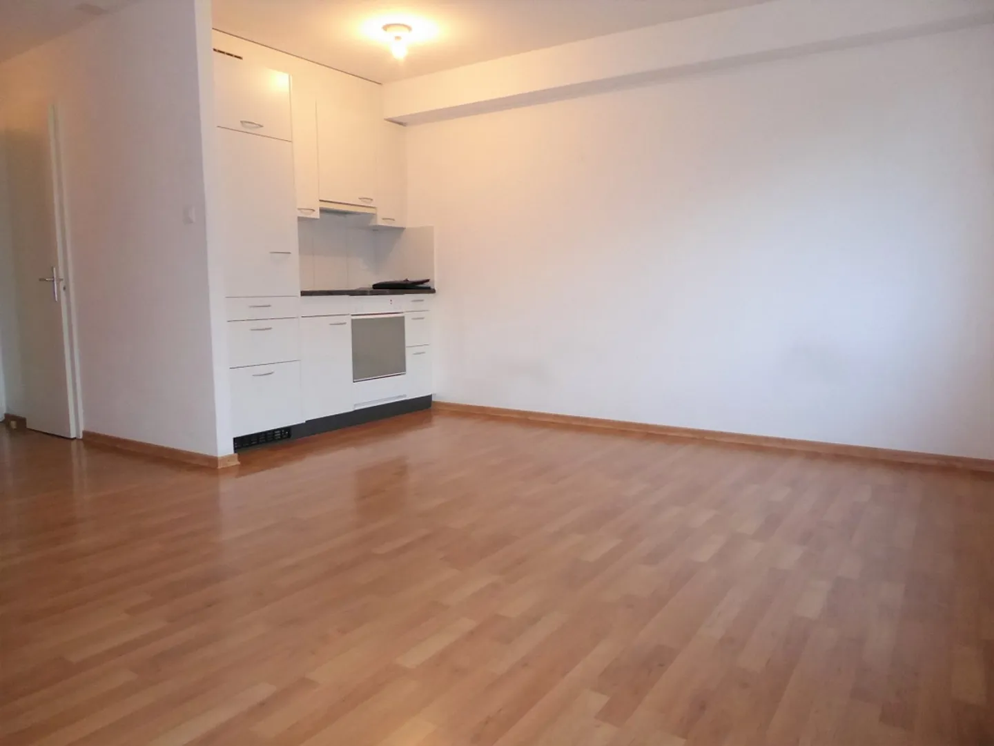 Appartement 1 pièce au 2ème étage - Photo 2 sur 6