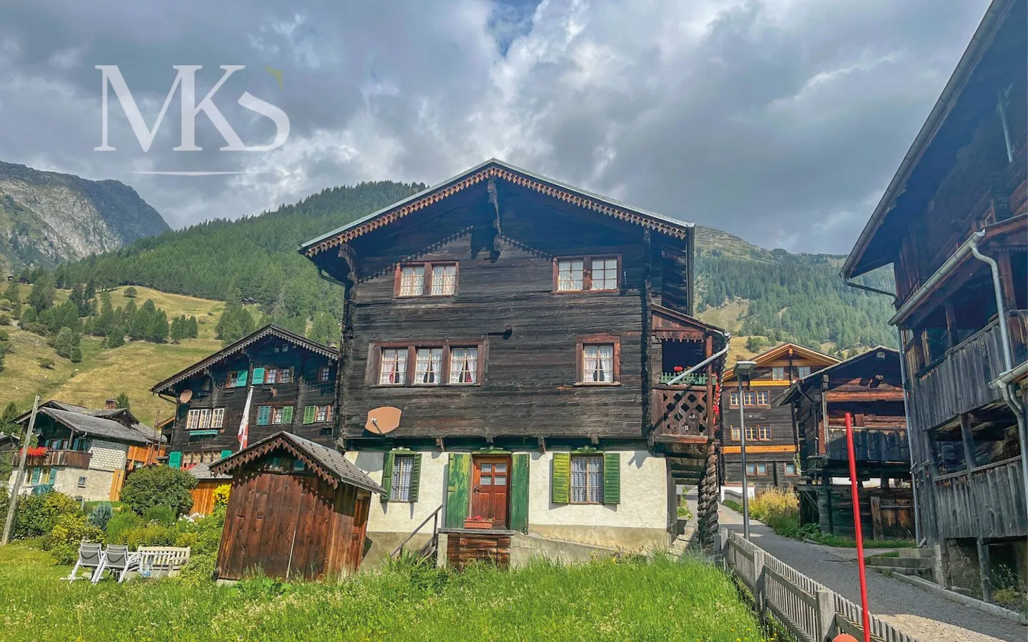 Maison individuelle pittoresque située dans le village de montagne de Reckingen - Photo 2 sur 16