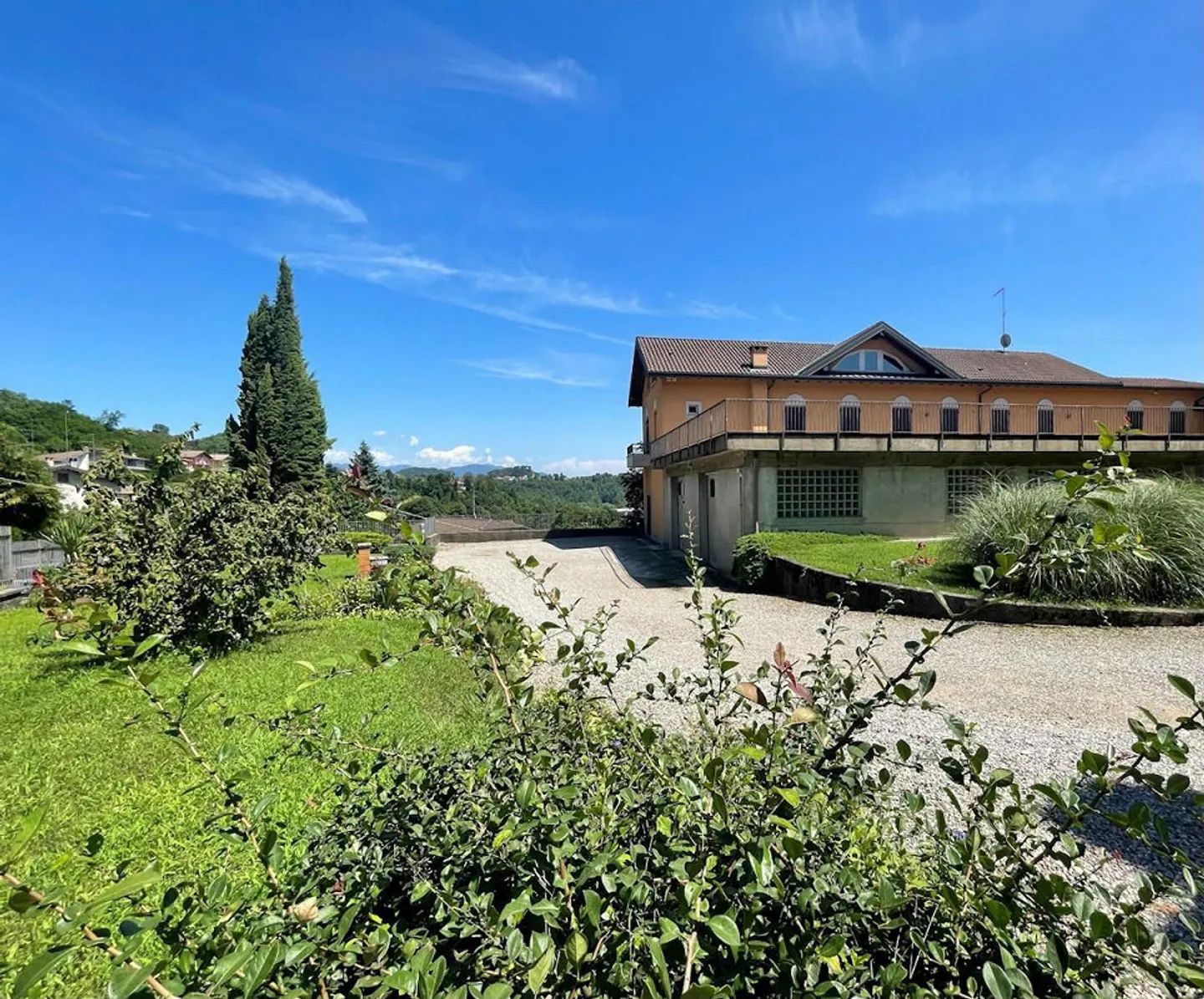 Rodero (I) - Haus zu verkaufen mit zwei Wohnungen und Werkstatt - Foto 2 von 8