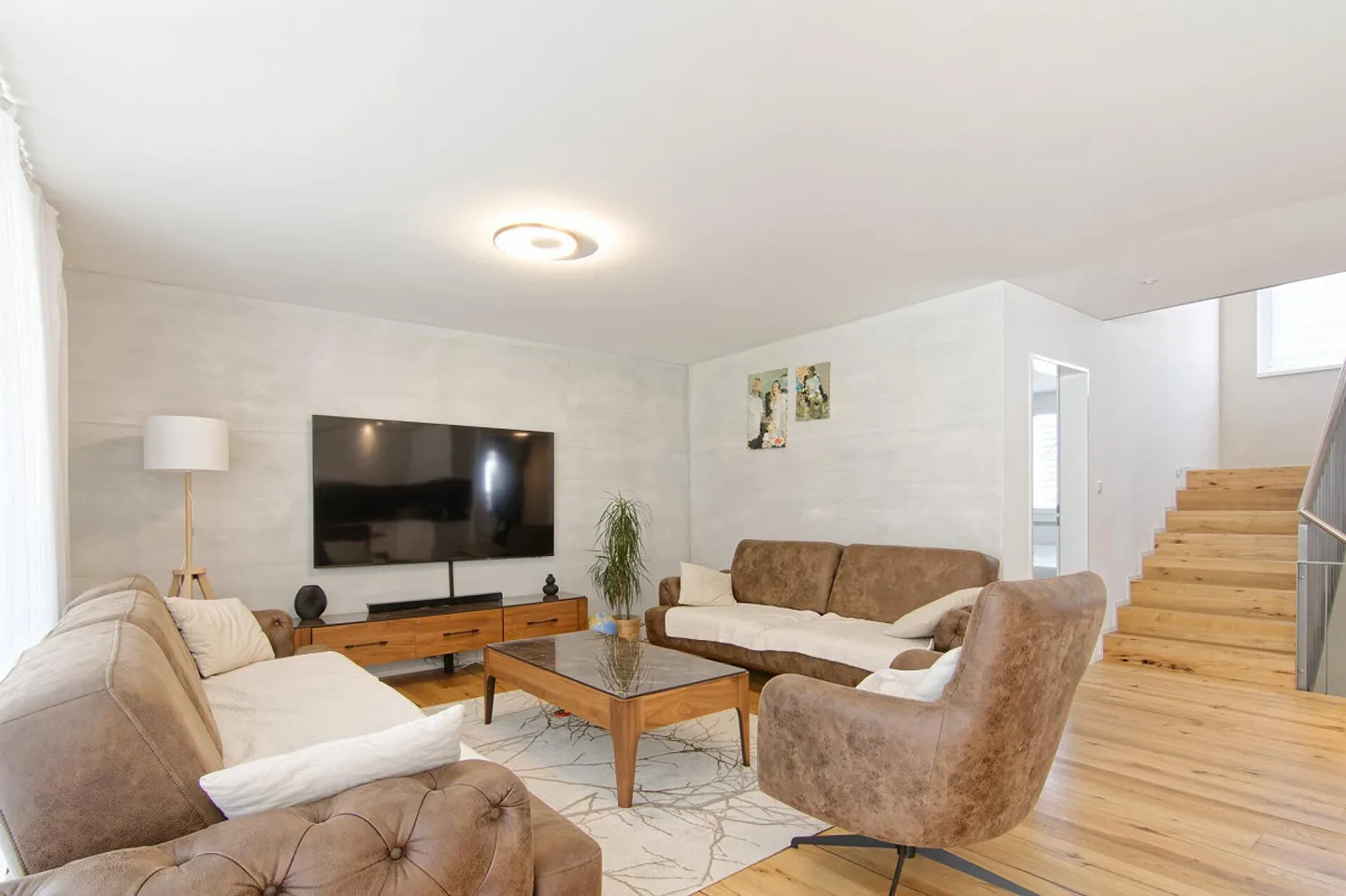 Nearly new 5.5-room terraced house - Photo 3 of 8