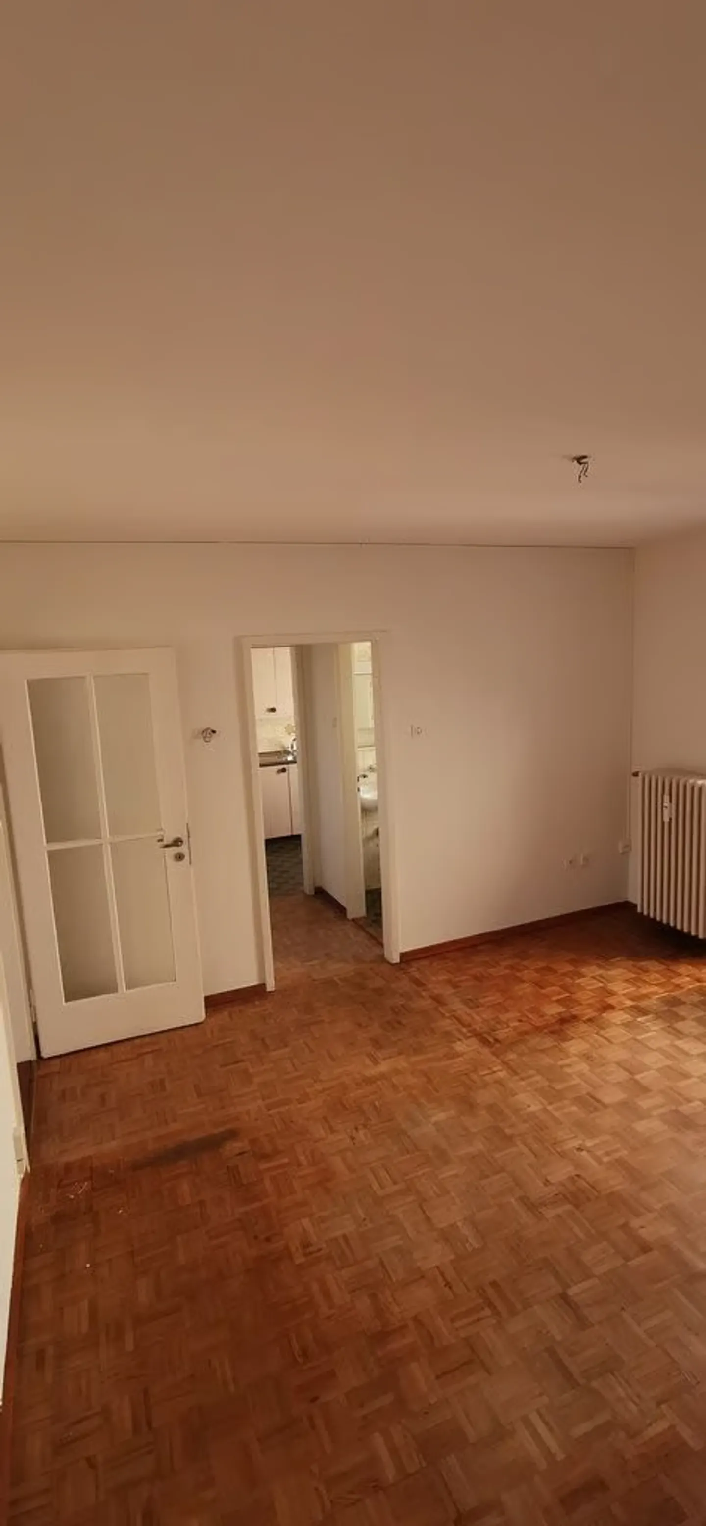 Cozy 3-room apartment near the barracks - Photo 3 of 7