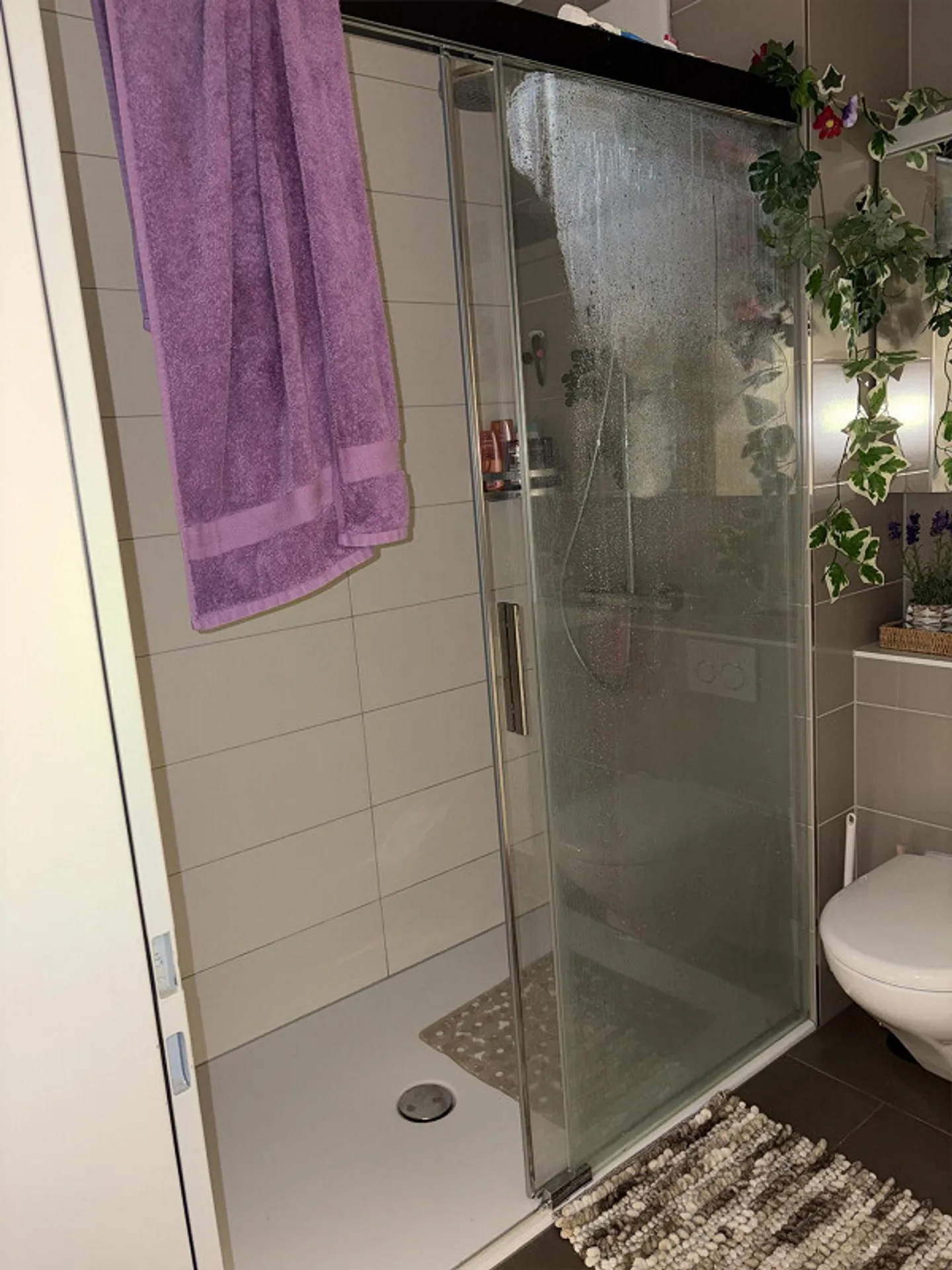 Modern 2.5-room apartment with two balconies - Photo 9 of 19