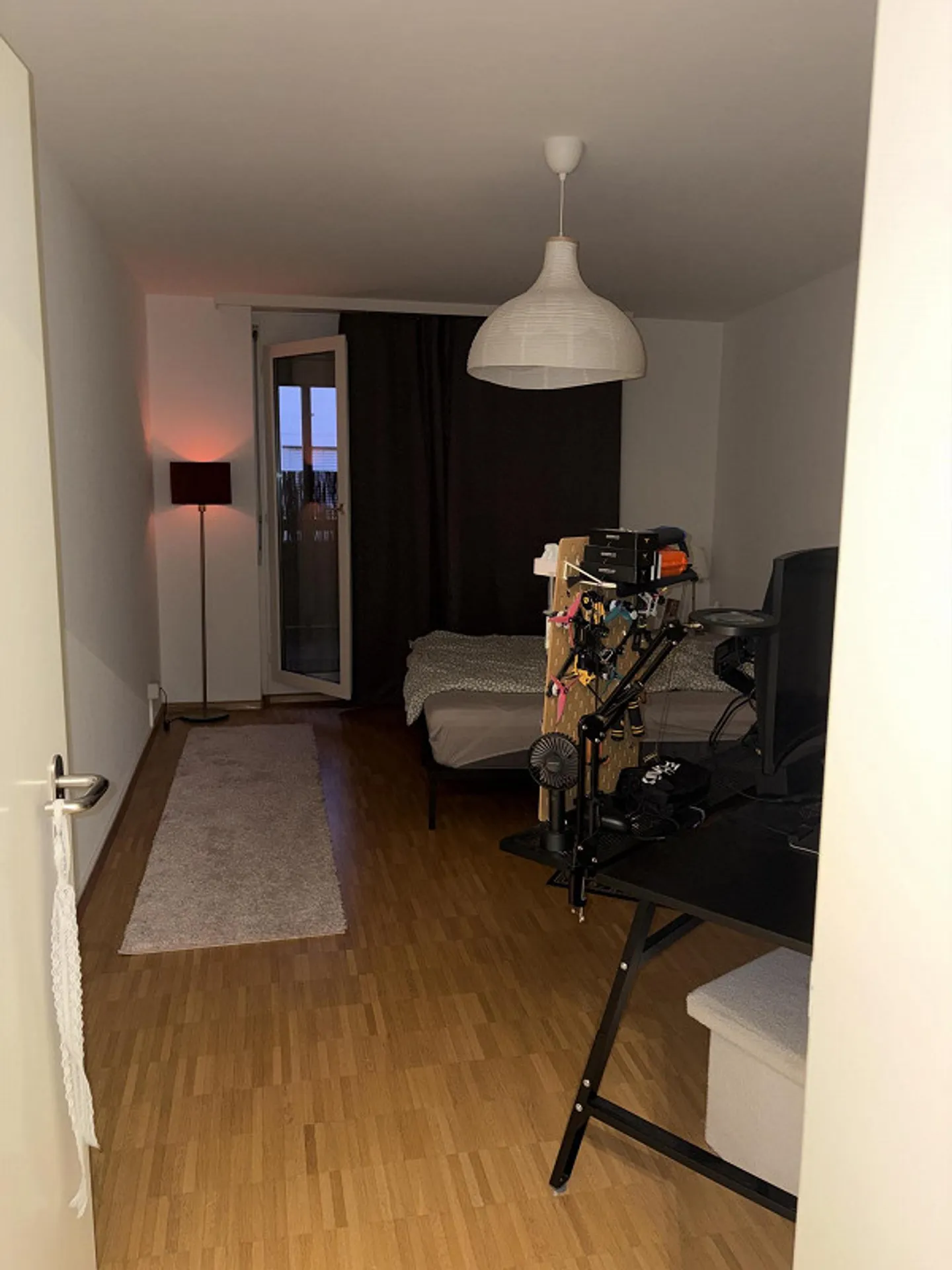 Modern 2.5-room apartment with two balconies - Photo 11 of 19