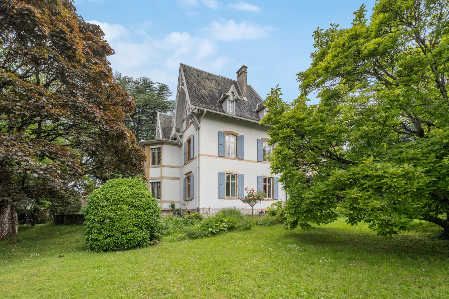 Single house for sale - Photo 1 of 8