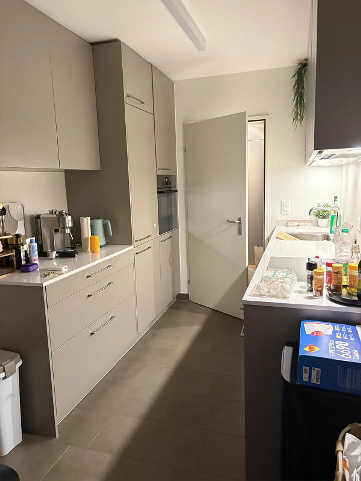 Modern 2.5-room apartment with two balconies - Photo 15 of 19