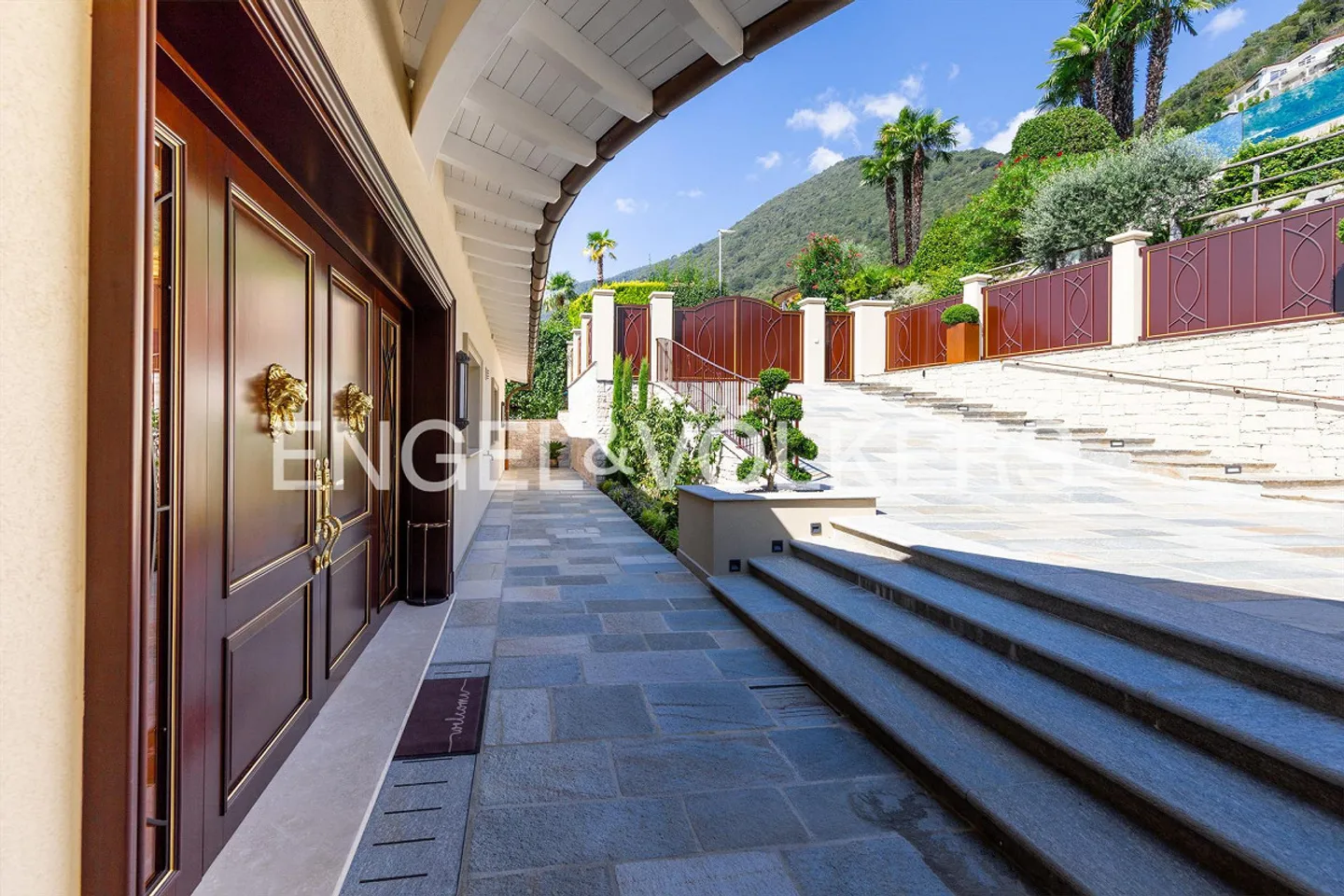 Luxury Villa with Lake View and Privacy - Photo 13 of 14