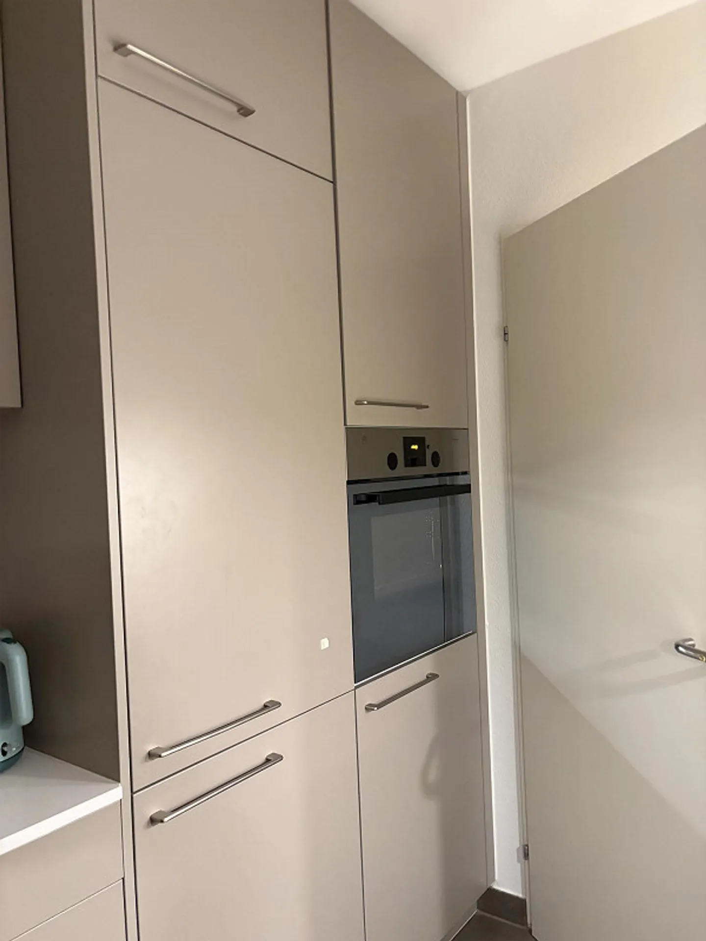 Modern 2.5-room apartment with two balconies - Photo 17 of 19