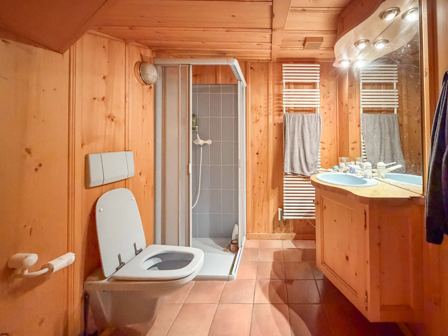 Maison indépendante avec bâtiment locatif et diverses extensions - Photo 14 sur 27