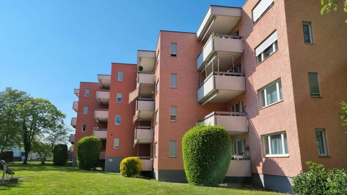 Bella appartamento familiare nel cuore di Amriswil con ascensore, parco giochi per bambini e grande balcone - Foto 12 di 14