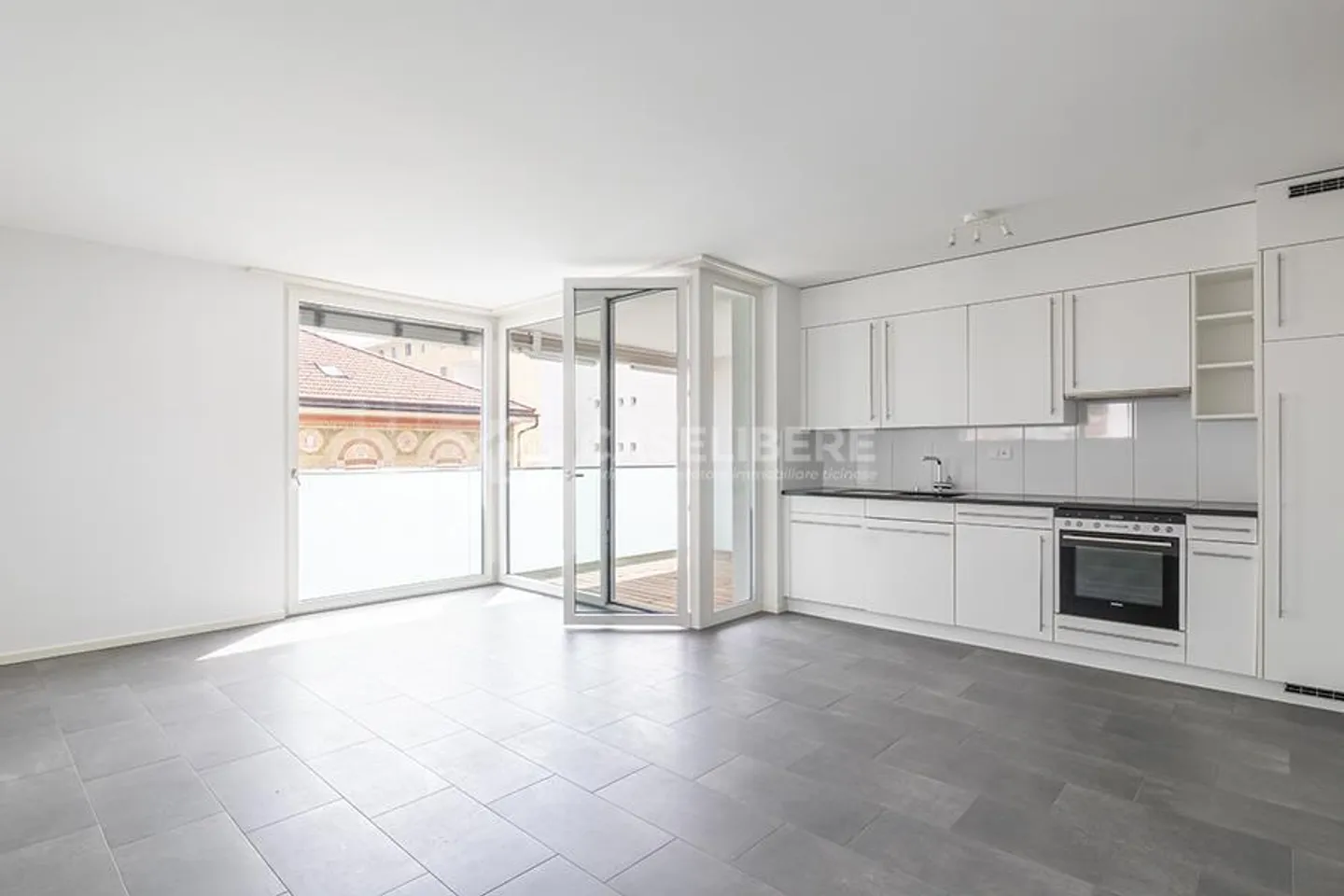 ZENTRAL 2.5 ZIMMER IN LOCARNO - Foto 1 von 11