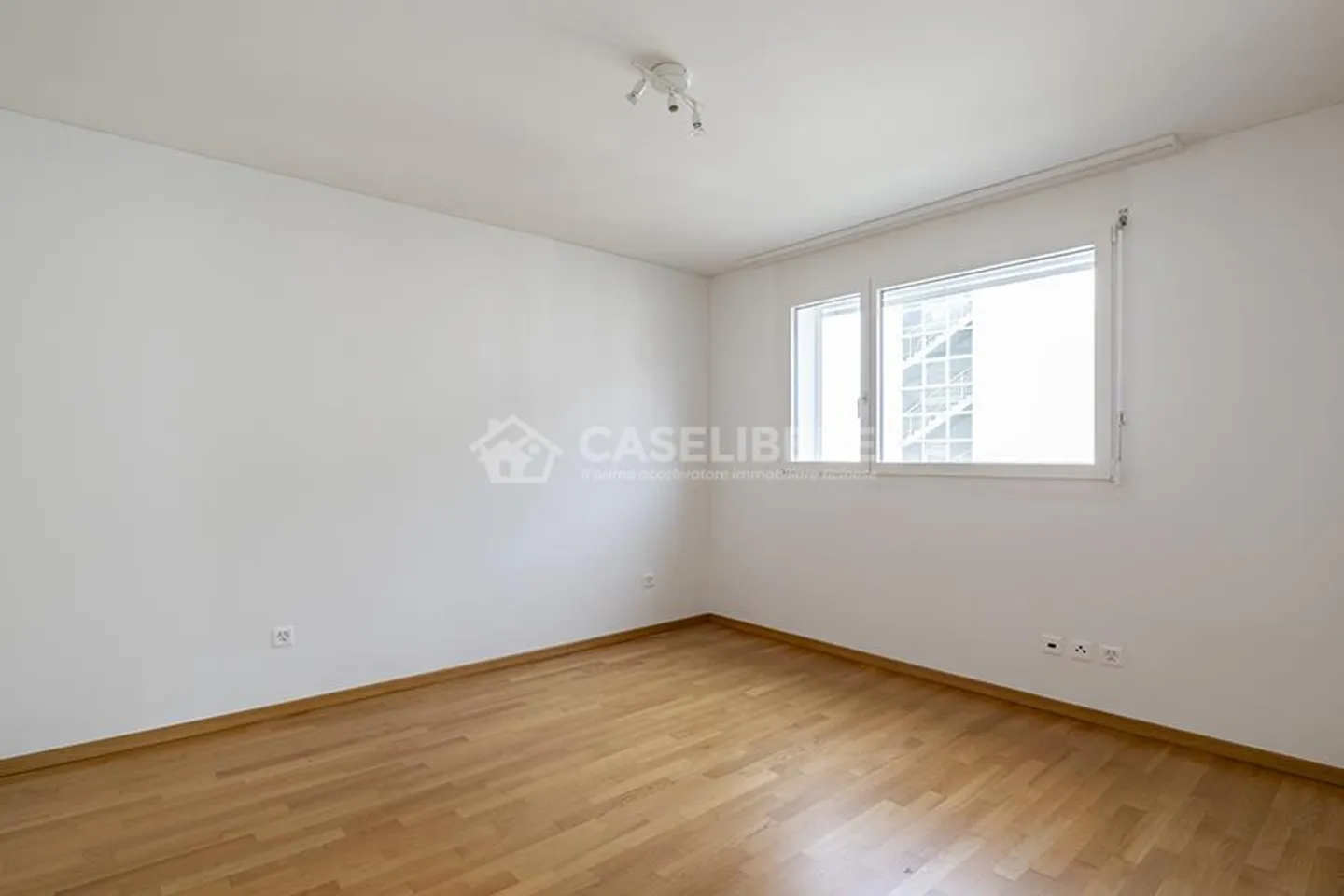 ZENTRAL 2.5 ZIMMER IN LOCARNO - Foto 8 von 11