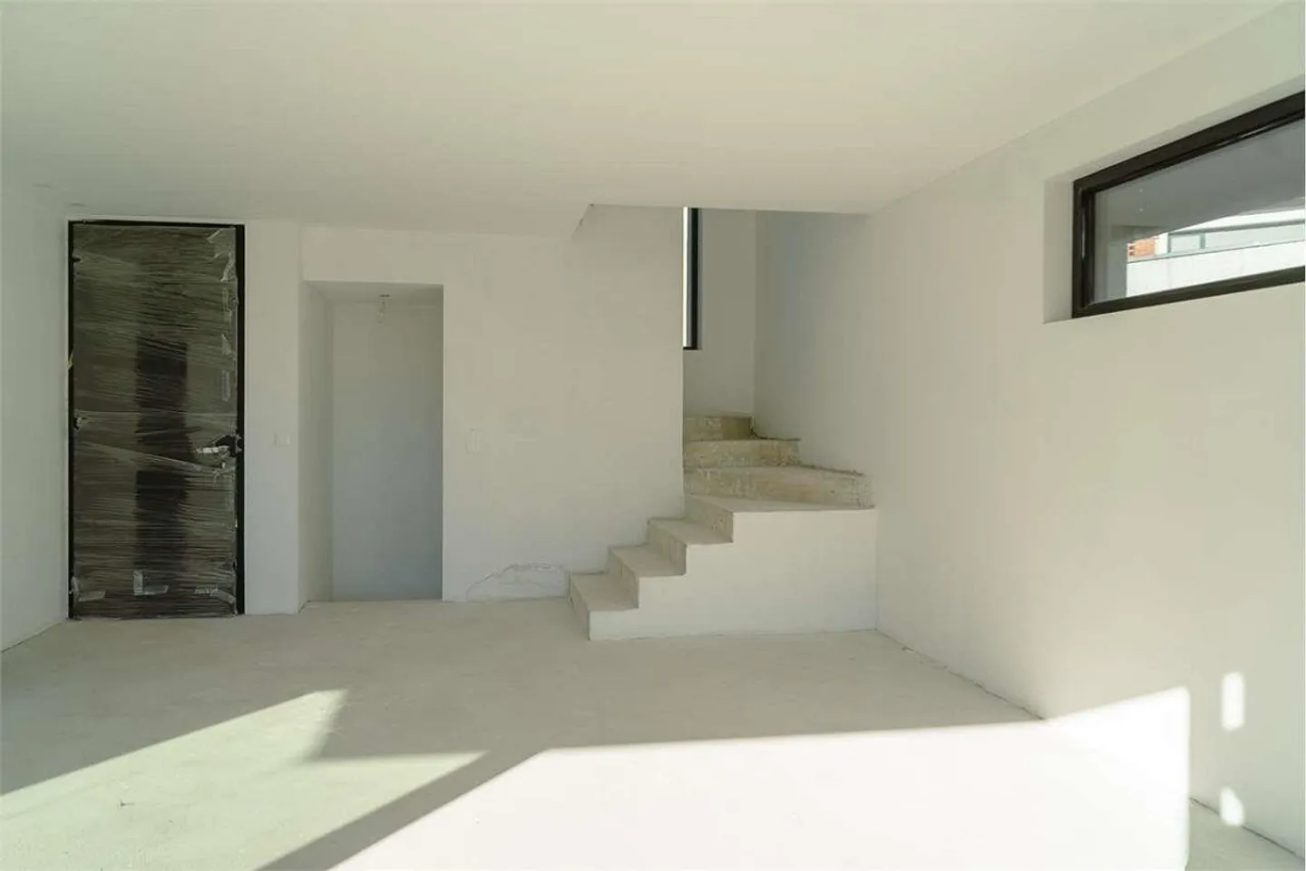 Maroggia: Elegante Maisonette mit Privatgarten - Foto 3 von 7