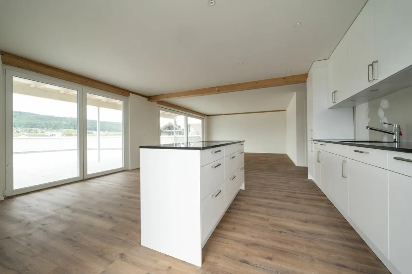 Modern Attic Apartment with Terrace - Photo 7 of 14