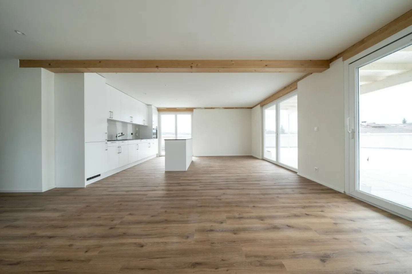 Modern Attic Apartment with Terrace - Photo 8 of 14