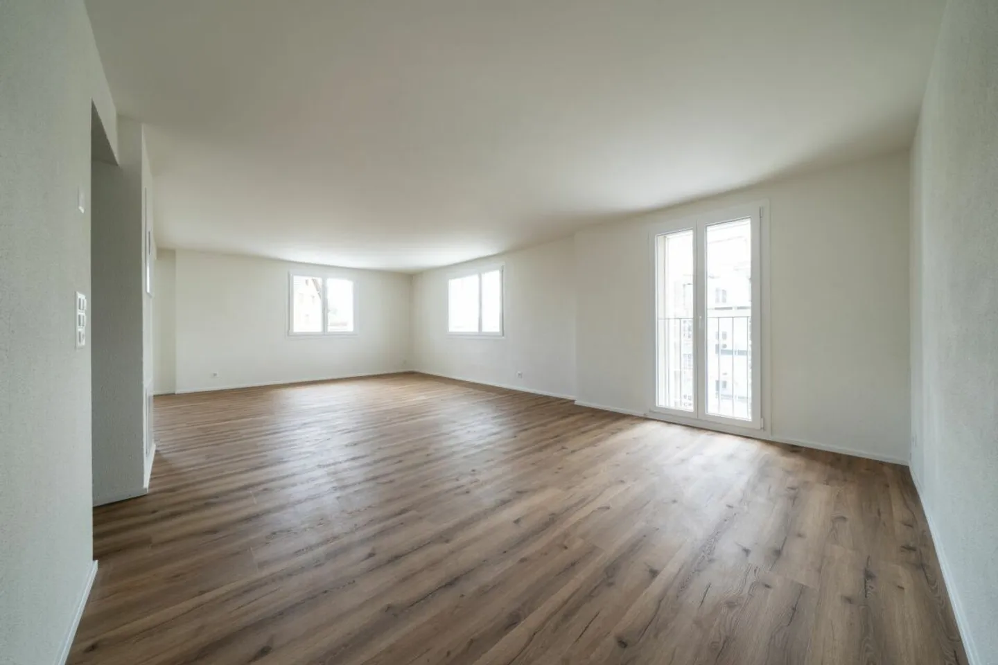 Modern 3.5-Room Apartment - Photo 8 of 12