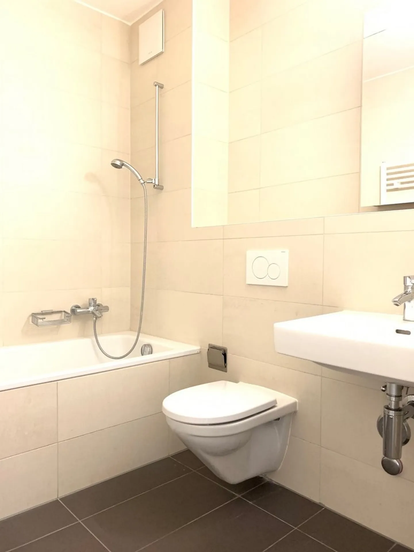 4,5-Zimmer-Wohnung im 2. Stock in Pérolles! - Foto 4 von 5