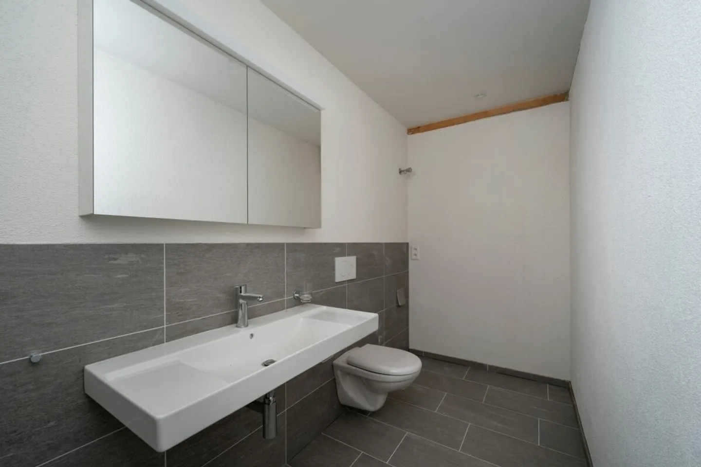 Modern Attic Apartment with Terrace - Photo 14 of 14