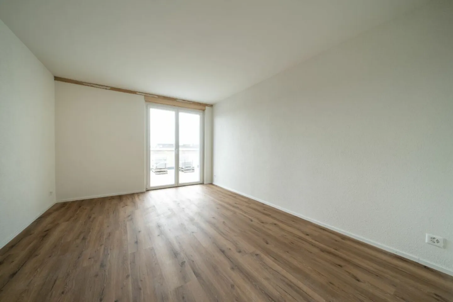 Modern Attic Apartment with Terrace - Photo 12 of 14
