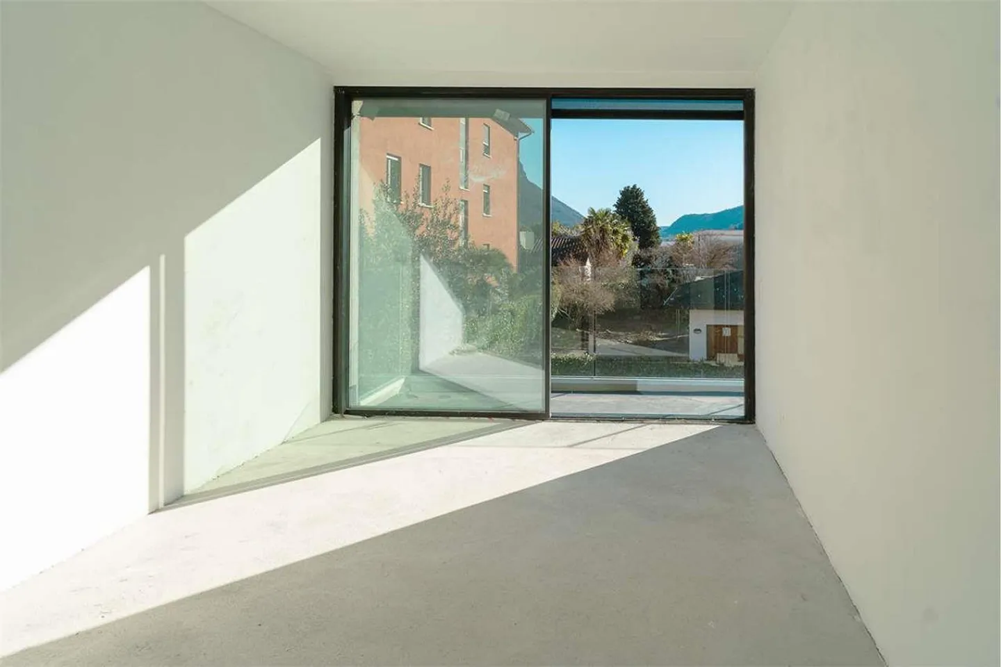 Maroggia: Elegante Maisonette mit Privatgarten - Foto 6 von 7