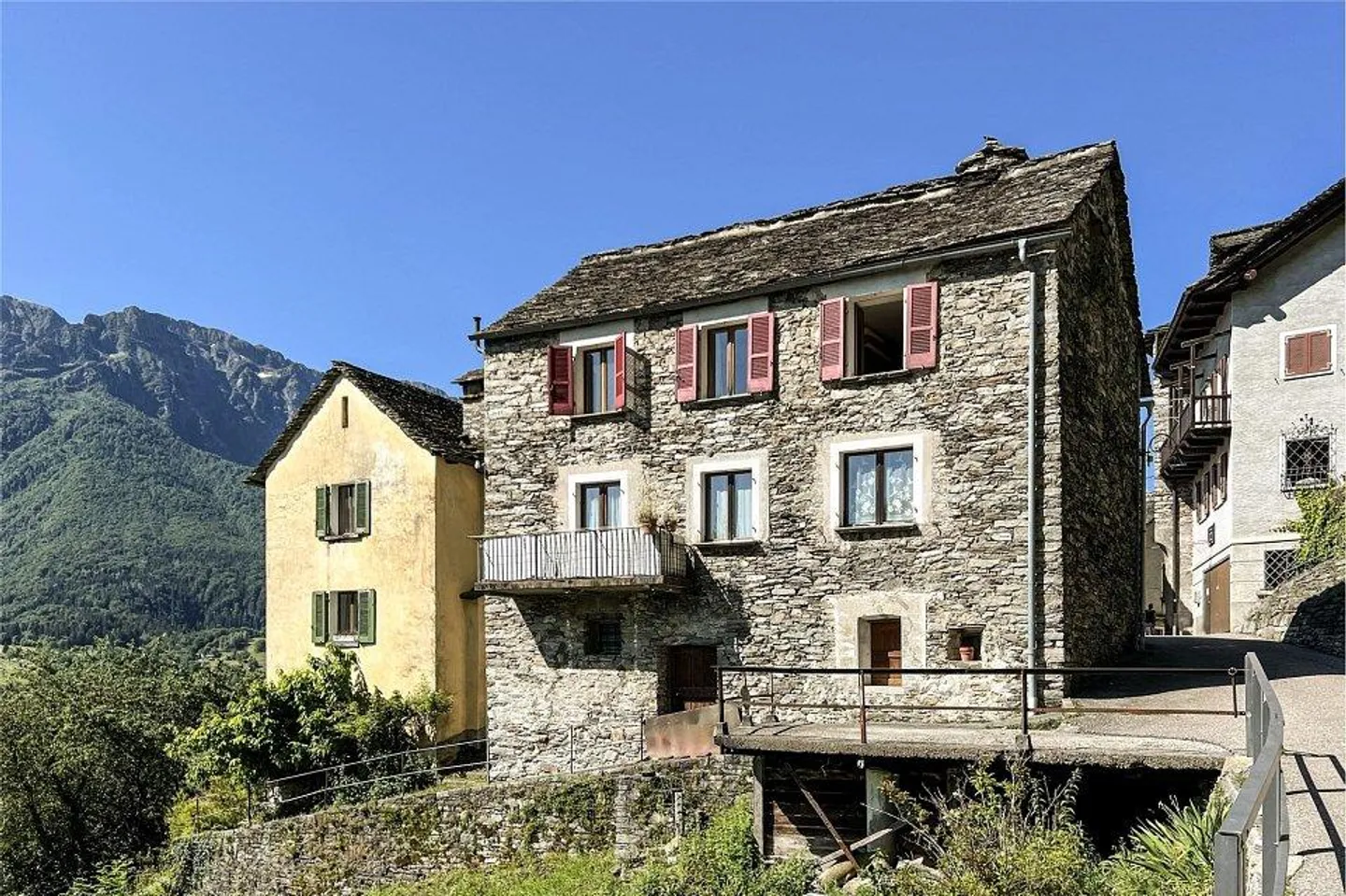 Casa di 4.5 locali a Verdasio - Foto 1 di 13