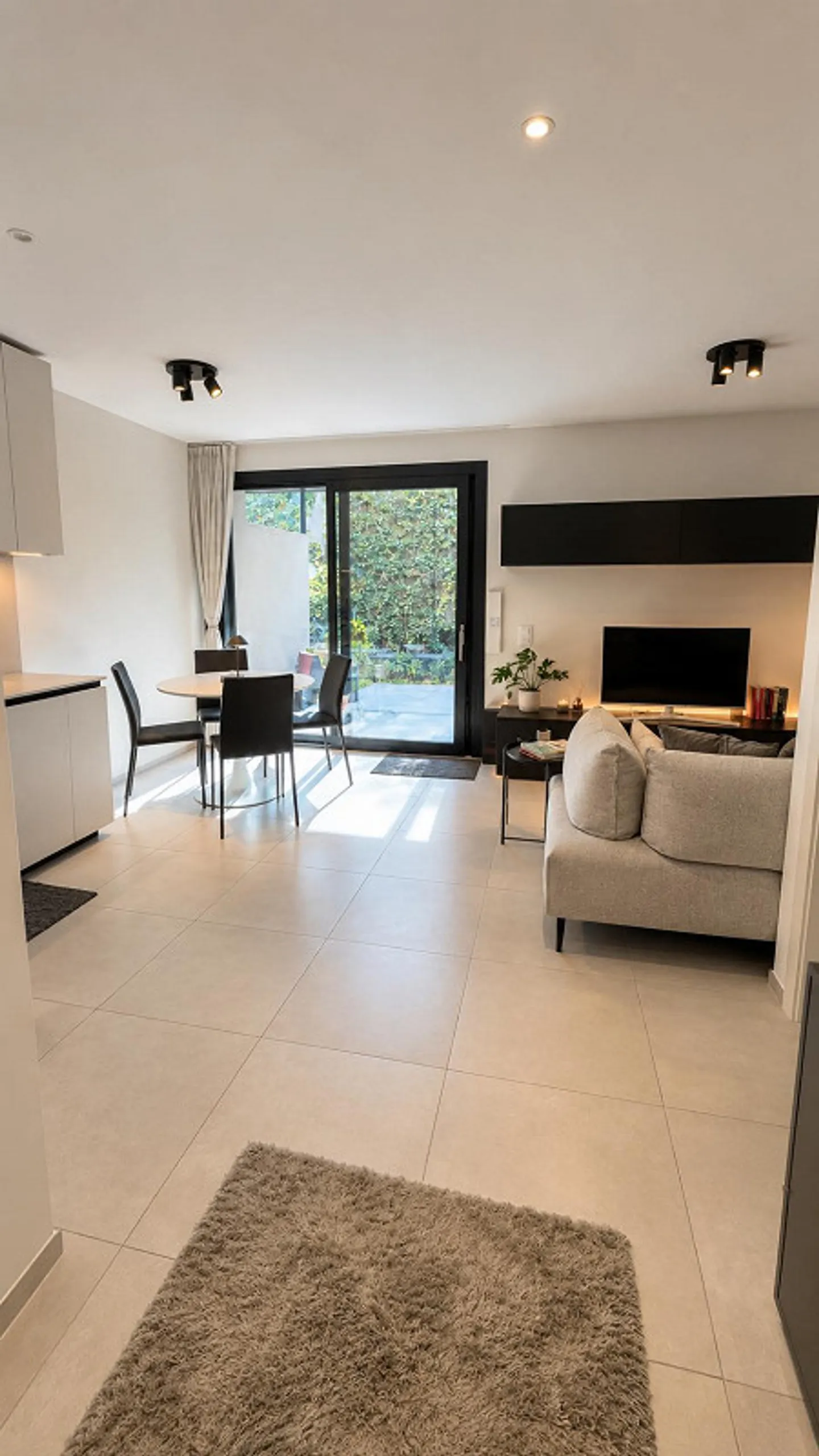 Montagnola : élégant appartement de 2,5 pièces avec jardin - Photo 1 sur 8