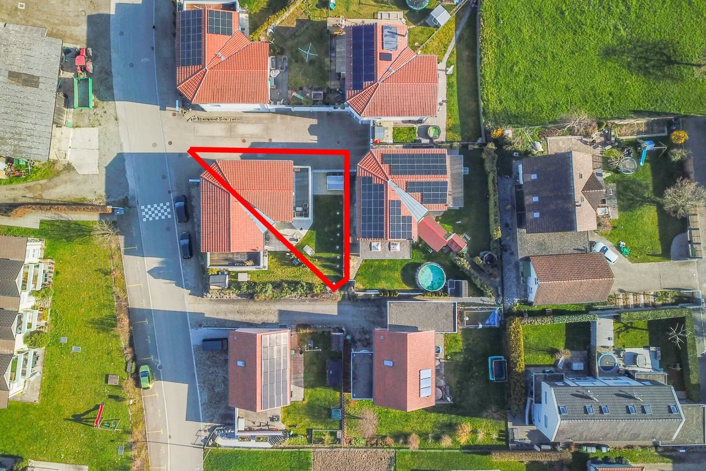 Casa bifamiliare di 5,5 stanze in una posizione adatta alle famiglie a Zuben - Foto 15 di 18