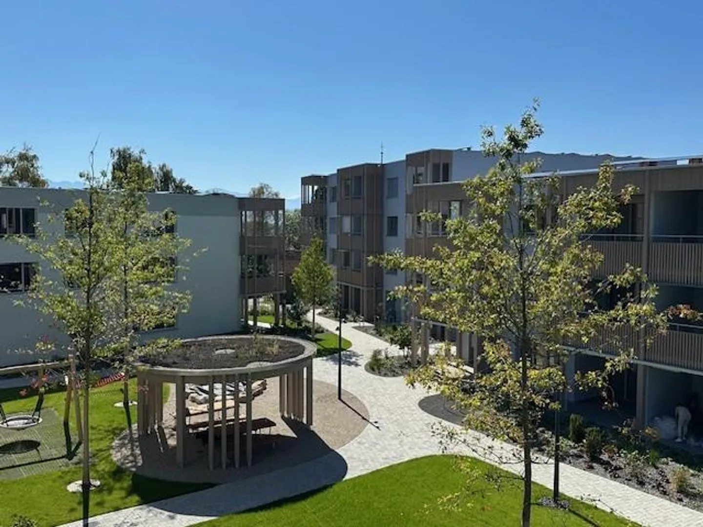 Dans un emplacement rural avec d'excellentes connexions de transport - Photo 1 sur 5