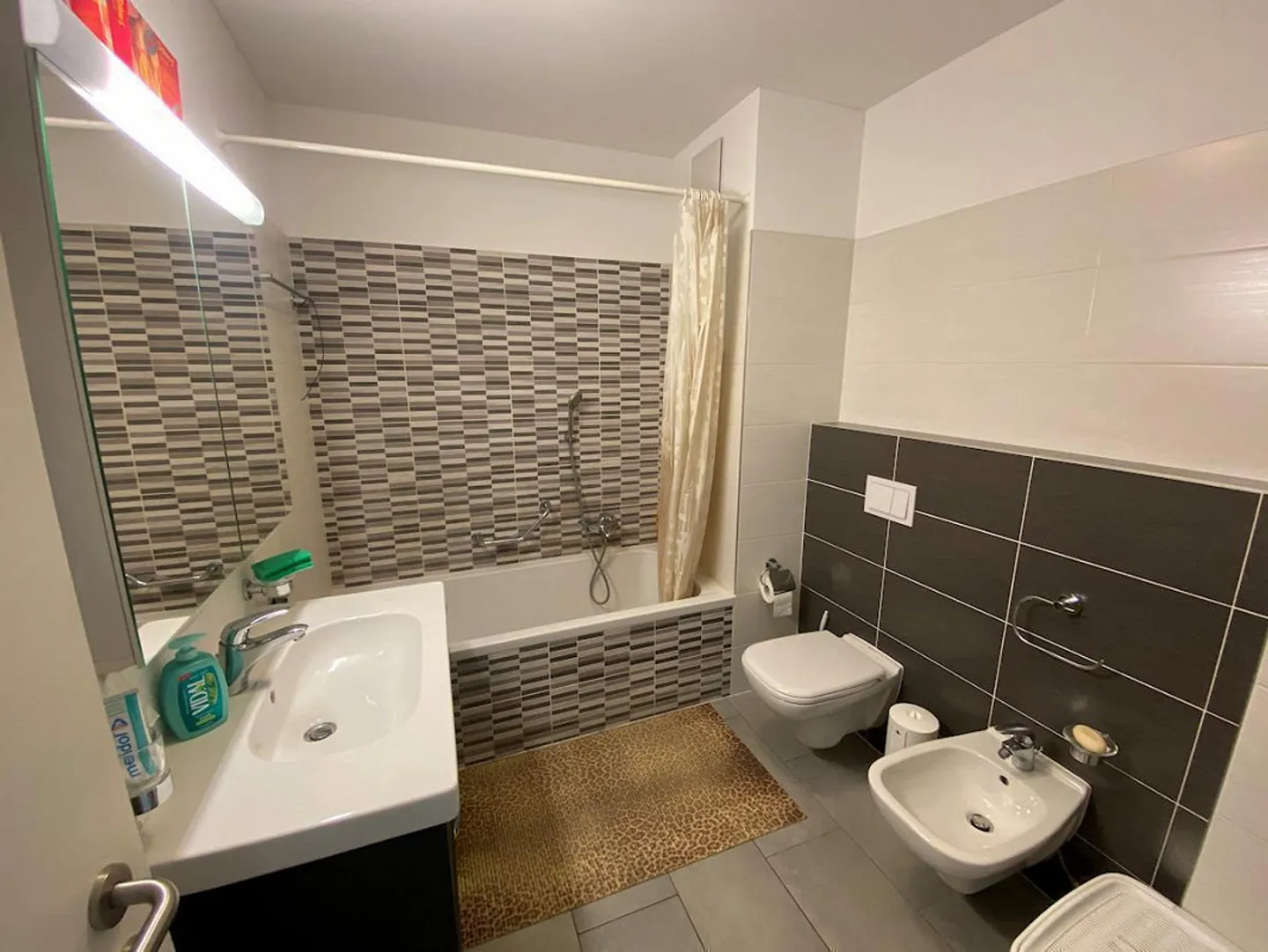 Appartamento moderno con area benessere - Foto 8 di 13