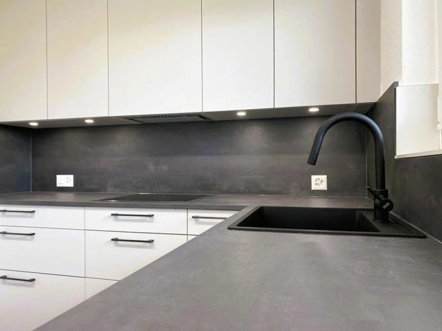 Brilliant 4.5-room shared apartment with new kitchen and 2 balconies - Photo 2 of 18