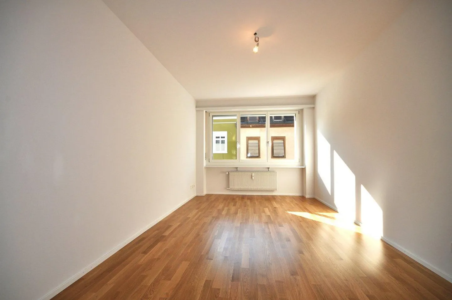 Appartement 2 pièces élégant avec balcon dans un emplacement central cherche locataire... - Photo 2 sur 7