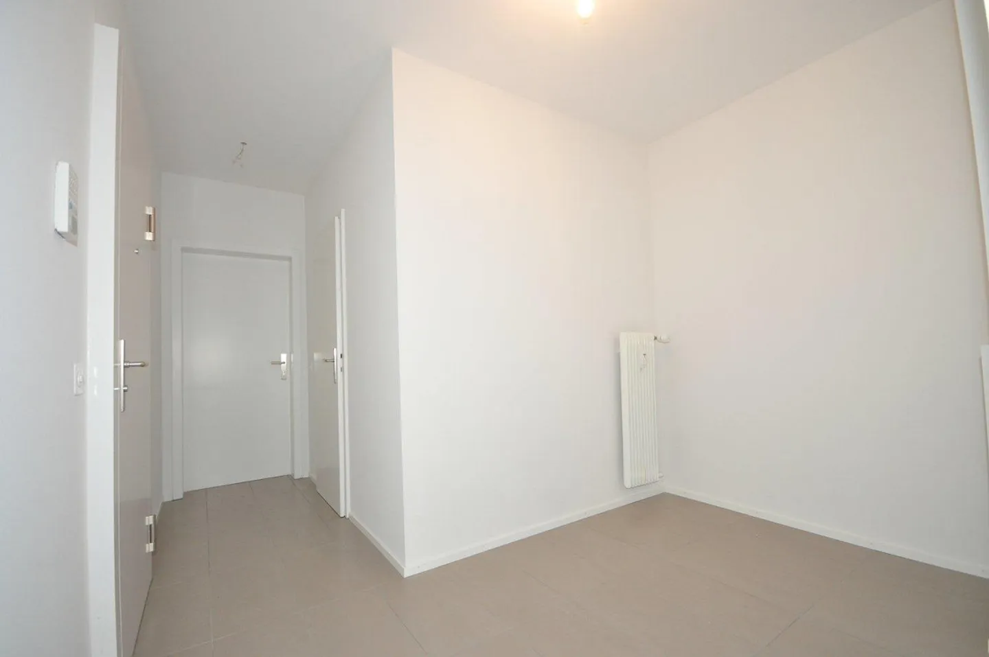 Appartement 2 pièces élégant avec balcon dans un emplacement central cherche locataire... - Photo 6 sur 7