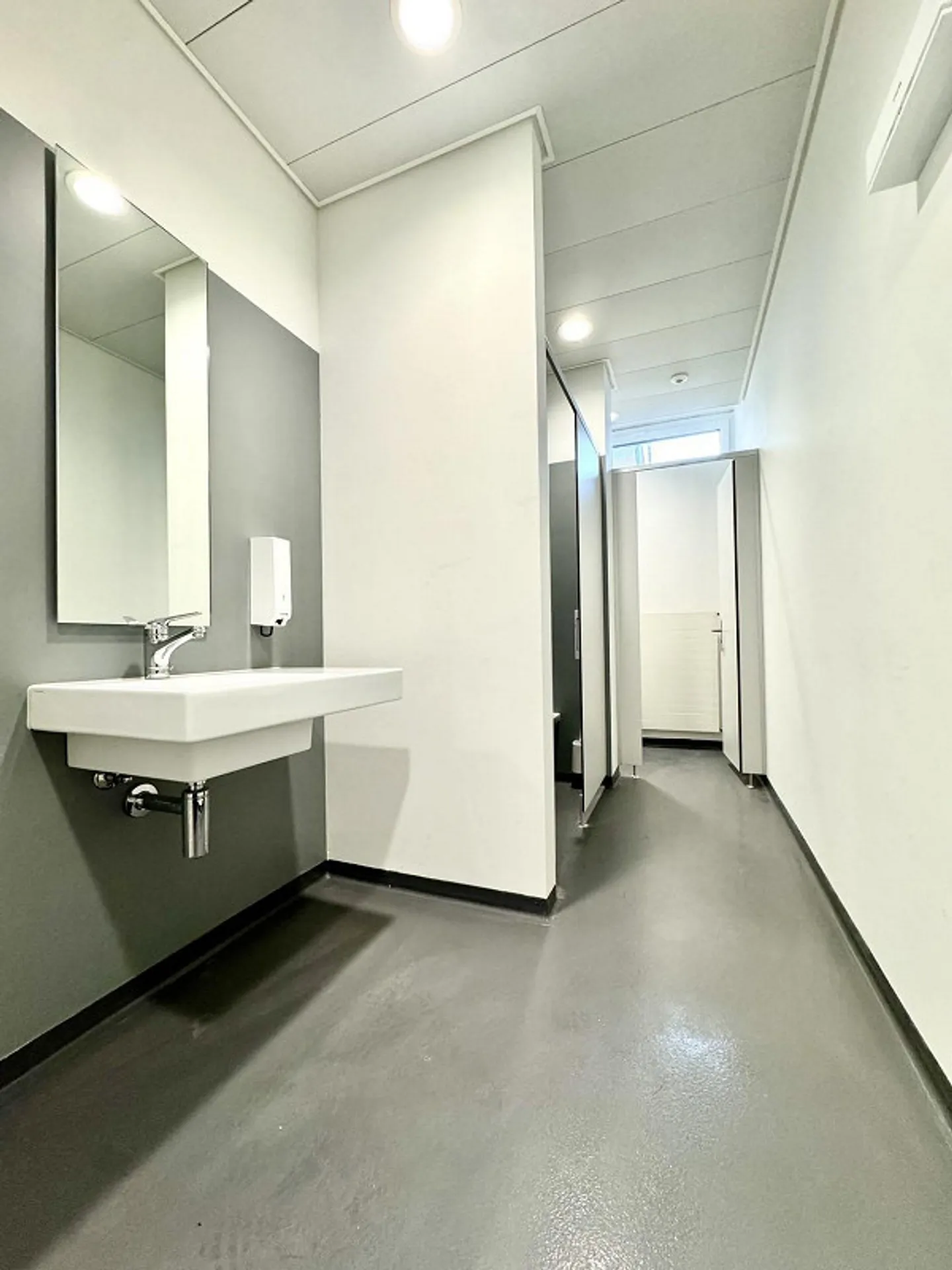 Espaces de bureau pour des concepts d'open space et de partage de bureau - Photo 7 sur 7