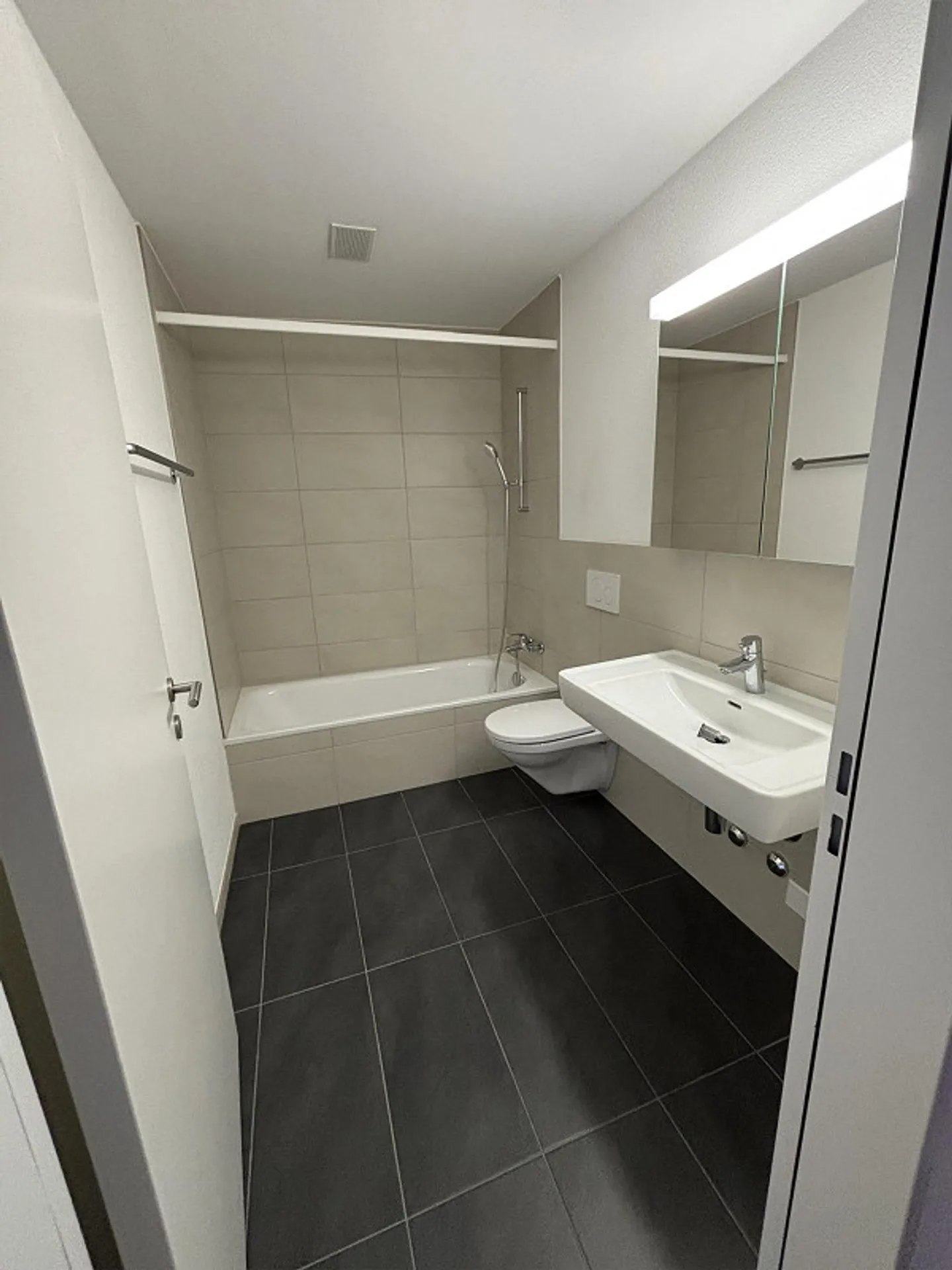Zentrale, helle 3.5-Zimmer-Wohnung – 5 Gehminuten zum Bahnhof Olten - Foto 4 di 10