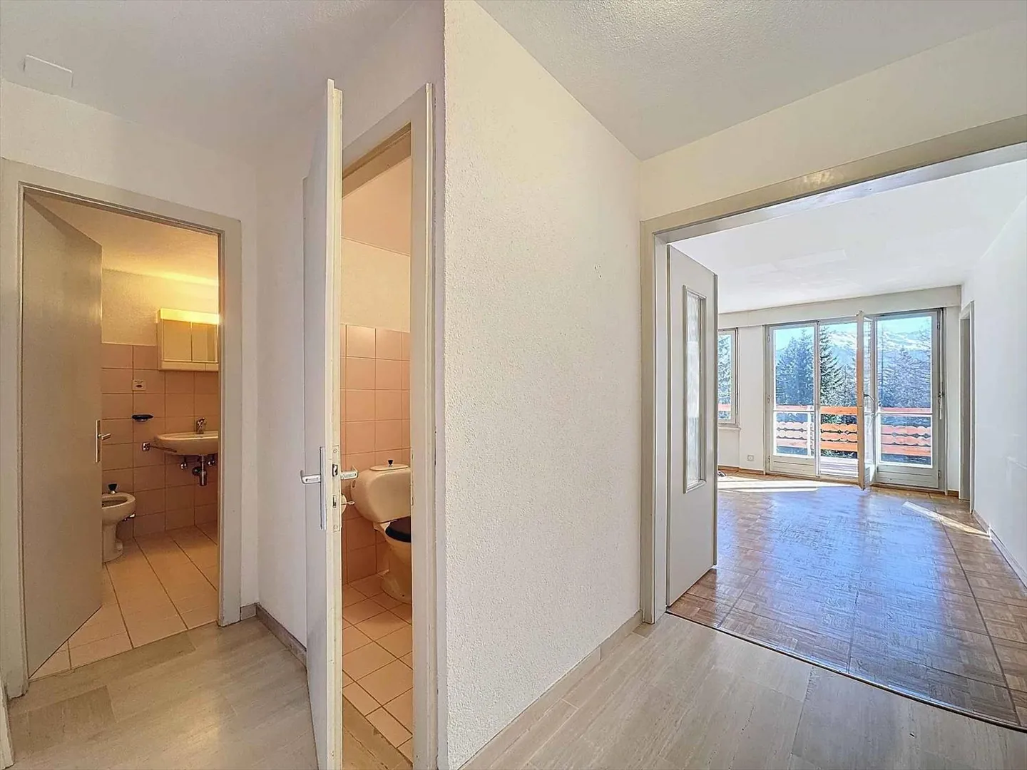 ESCLUSIVITÀ - APPARTAMENTO DI 3.5 STANZE - Foto 10 di 13