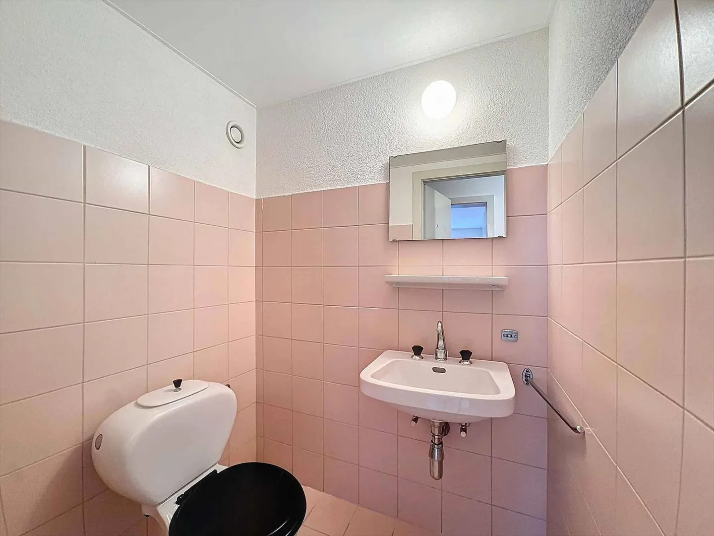 ESCLUSIVITÀ - APPARTAMENTO DI 3.5 STANZE - Foto 11 di 13