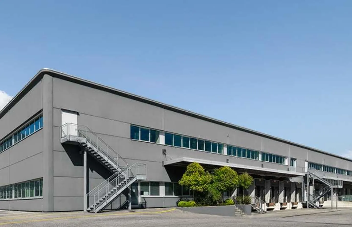 Vente d'un grand espace logistique/laboratoire/de production - Contone - Photo 4 sur 11