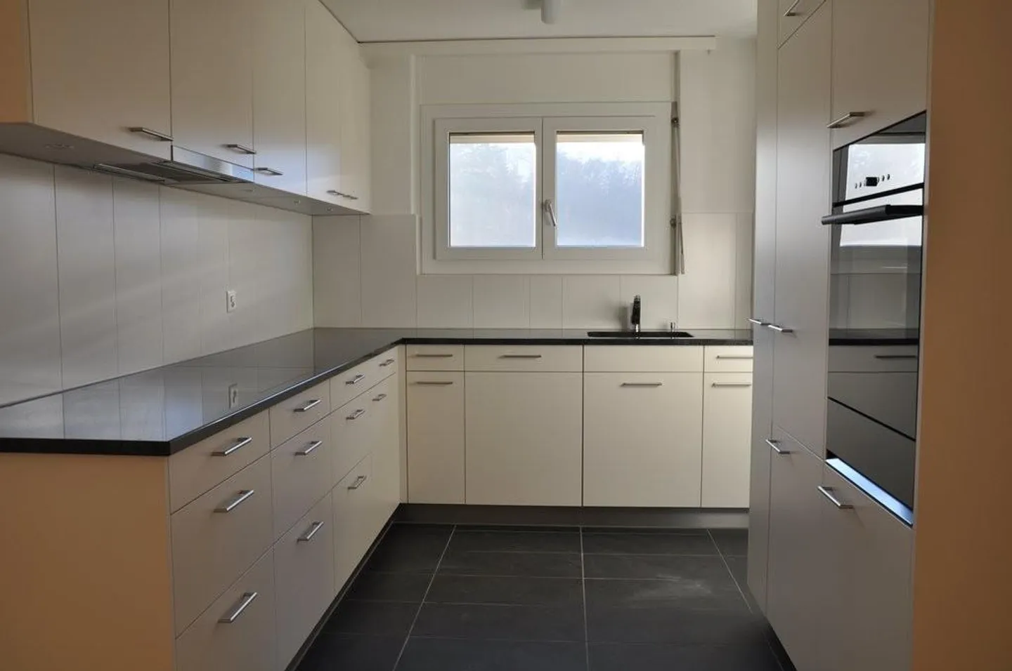 Schöne und grosse 3.5-Zi-Wohnung mit Eckbalkon - Photo 3 sur 9