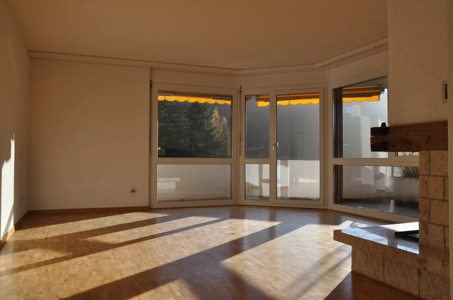 Schöne und grosse 3.5-Zi-Wohnung mit Eckbalkon - Photo 5 sur 9