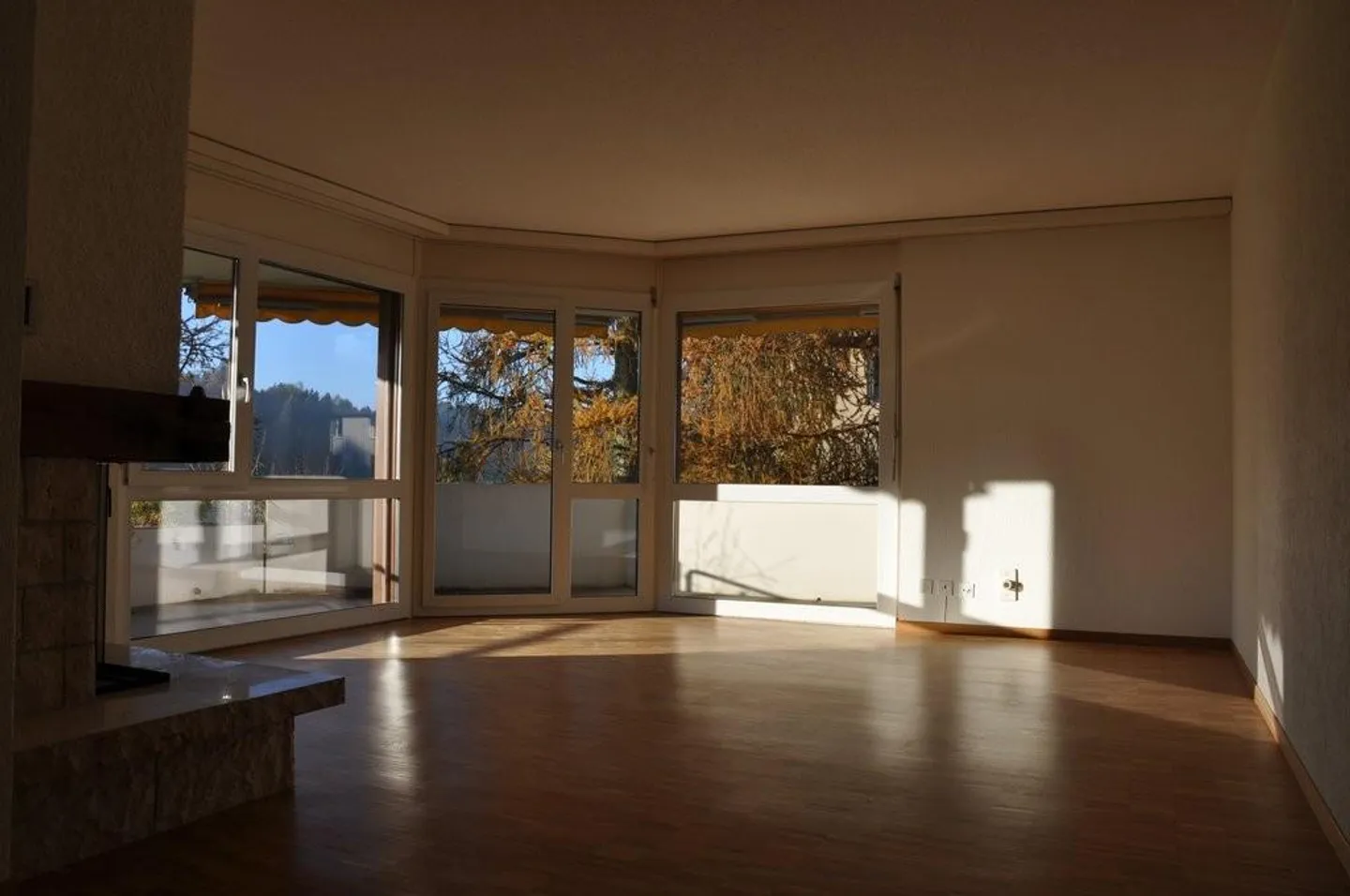 Schöne und grosse 3.5-Zi-Wohnung mit Eckbalkon - Photo 4 sur 9